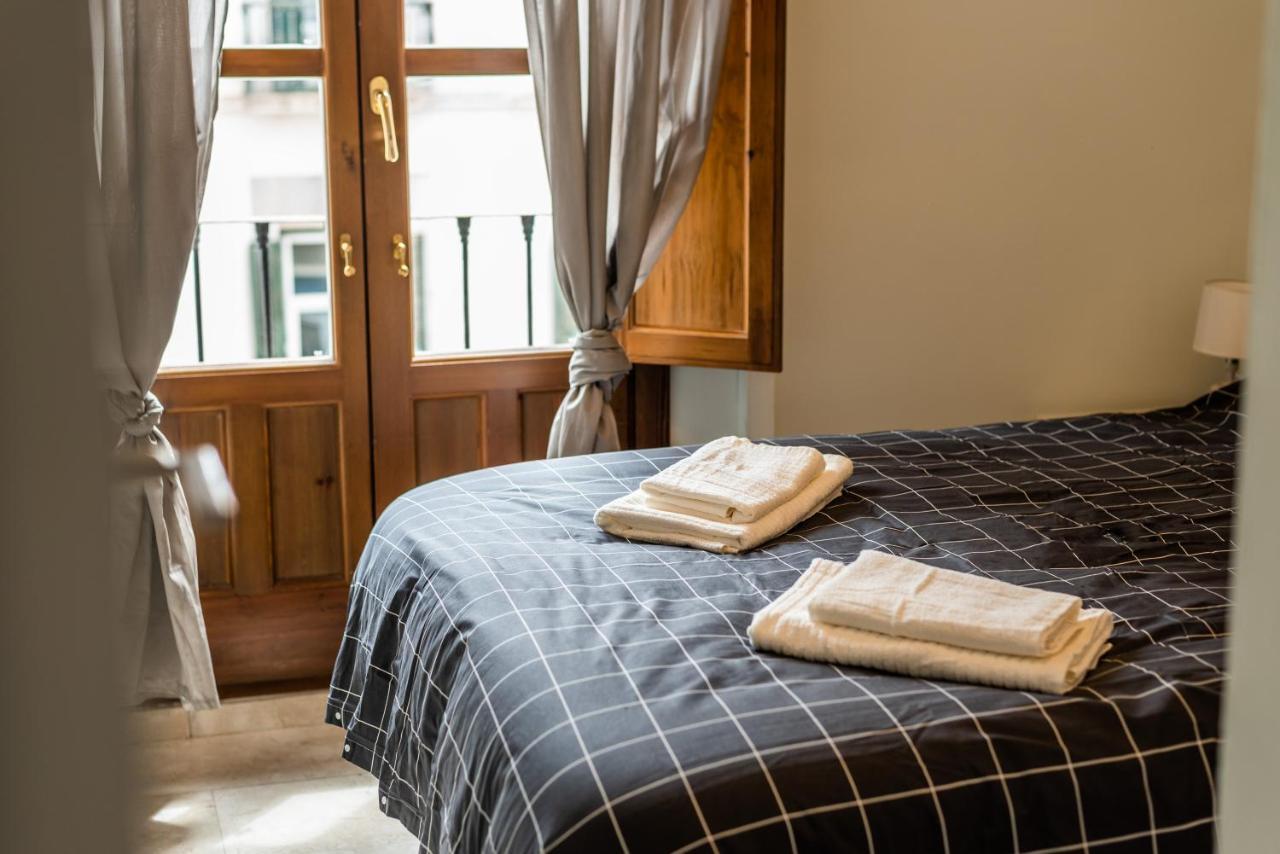 Tuguest Isabel La Catolica II Apartment Гранада Екстериор снимка